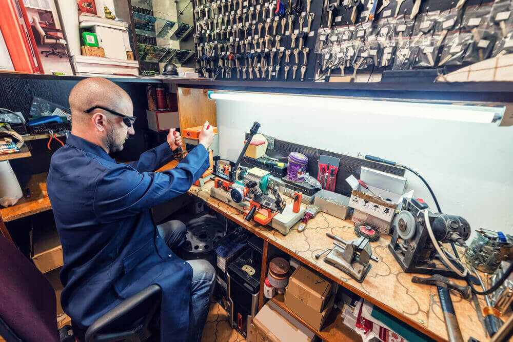 Top 4 Reasons For You Need a Commercial Lock Smith