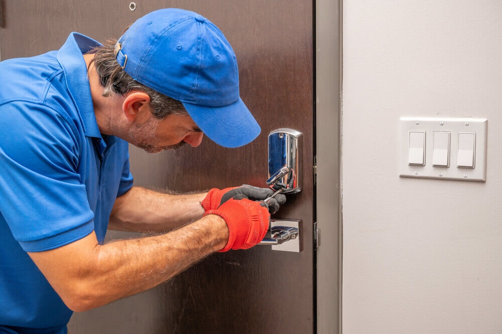 Why Trust a Professional And Qualified Locksmith?